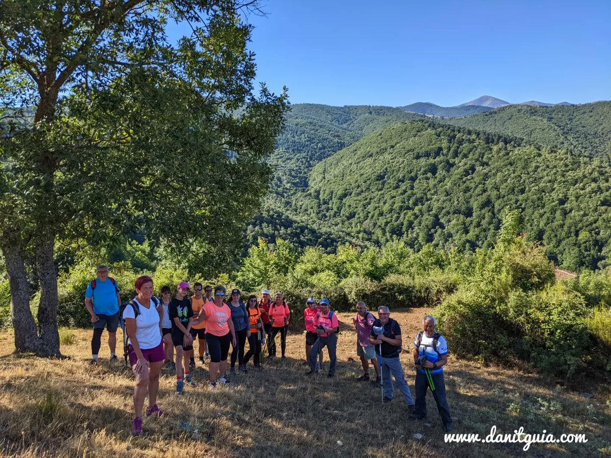 danitguia's tweet photo. En la ruta de este domingo estuvimos por los montes de #ojacastro
https://t.co/HvxRs7Lvr8
@lariojaturismo @info_ezcaray  #montaña #ebikes  #turismoactivo #Ezcaray #turismosostenible #mtb #sierradelademanda #senderismo #guide #btt #danitguia #alquilerdebicicletas #guiademontaña https://t.co/xFqCzQG0Cf