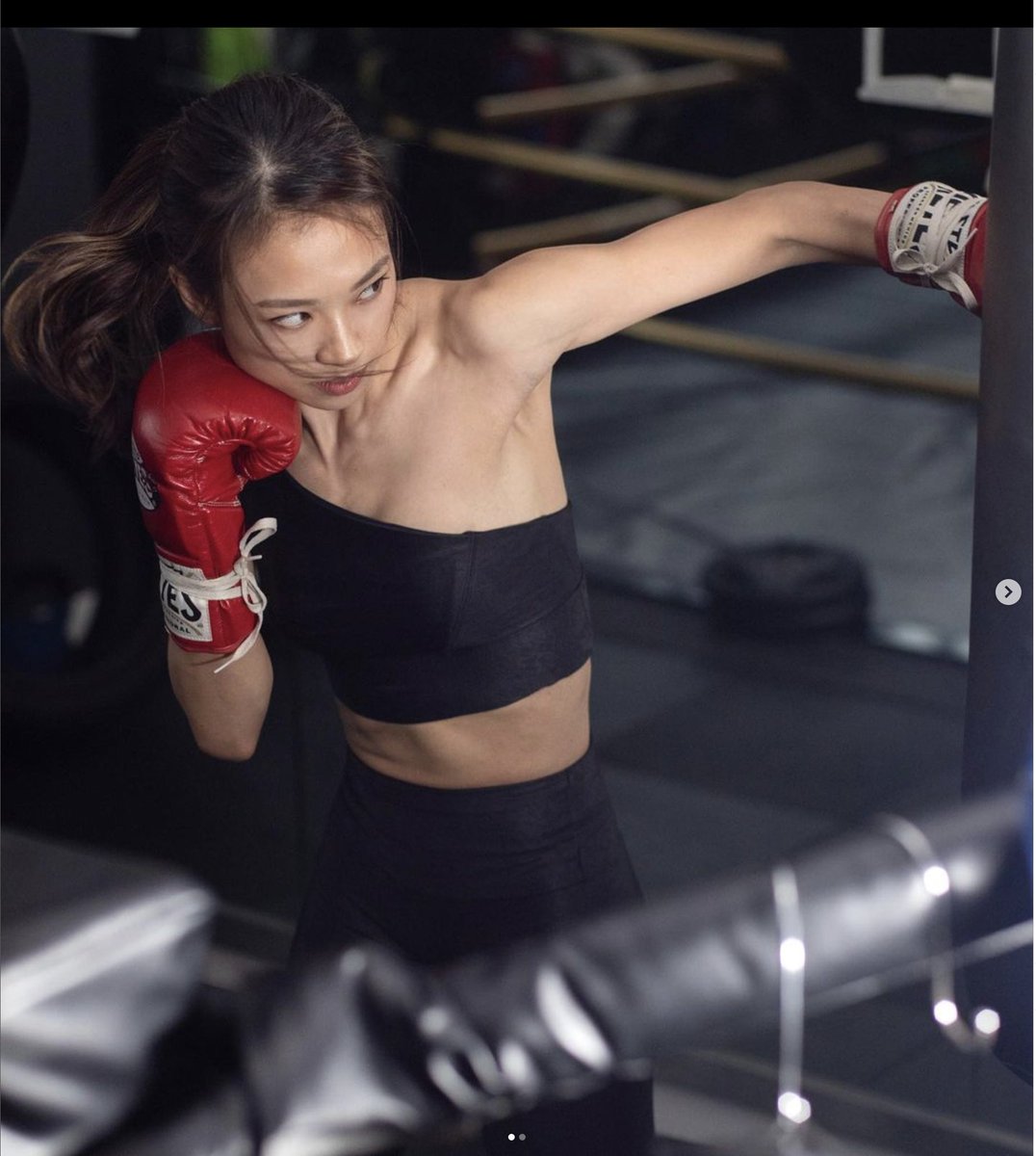 WorkoutKk's tweet photo. Fun shooting day 🙌🏻 choose your punch 🥊💥😛
DM for Collaboration💌💌
#boxeofemenino #boxeo  #martialarts #boxing #mma #muaythai #kickboxing #CombatSports #ボクシング #권투 #拳擊 #womenboxing  #boxingdrills #girlsboxing #boxinggirl #womenboxing #femalemartialarts #boxingnews https://t.co/tACtILnNfp