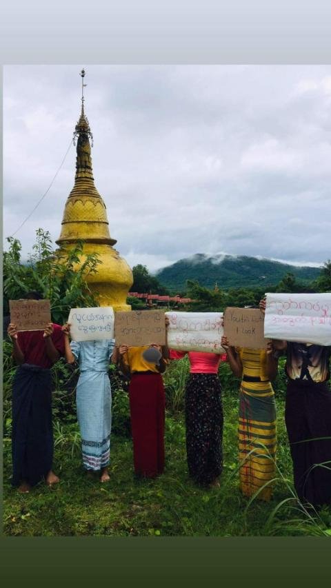 MizzimaNews's tweet photo. ရေဖြူမြို့မှလူငယ်များ ဝါဆိုလပြည့်နေ့တွင် ဘုရားသွား ကုသိုလ်ပြုရင်း ဆန္ဒဖော်ထုတ်

#ဝါဆိုလပြည့်နေ့ #ဆန္ဒပြ #protest 
#Mizzima https://t.co/riCVVsje2f