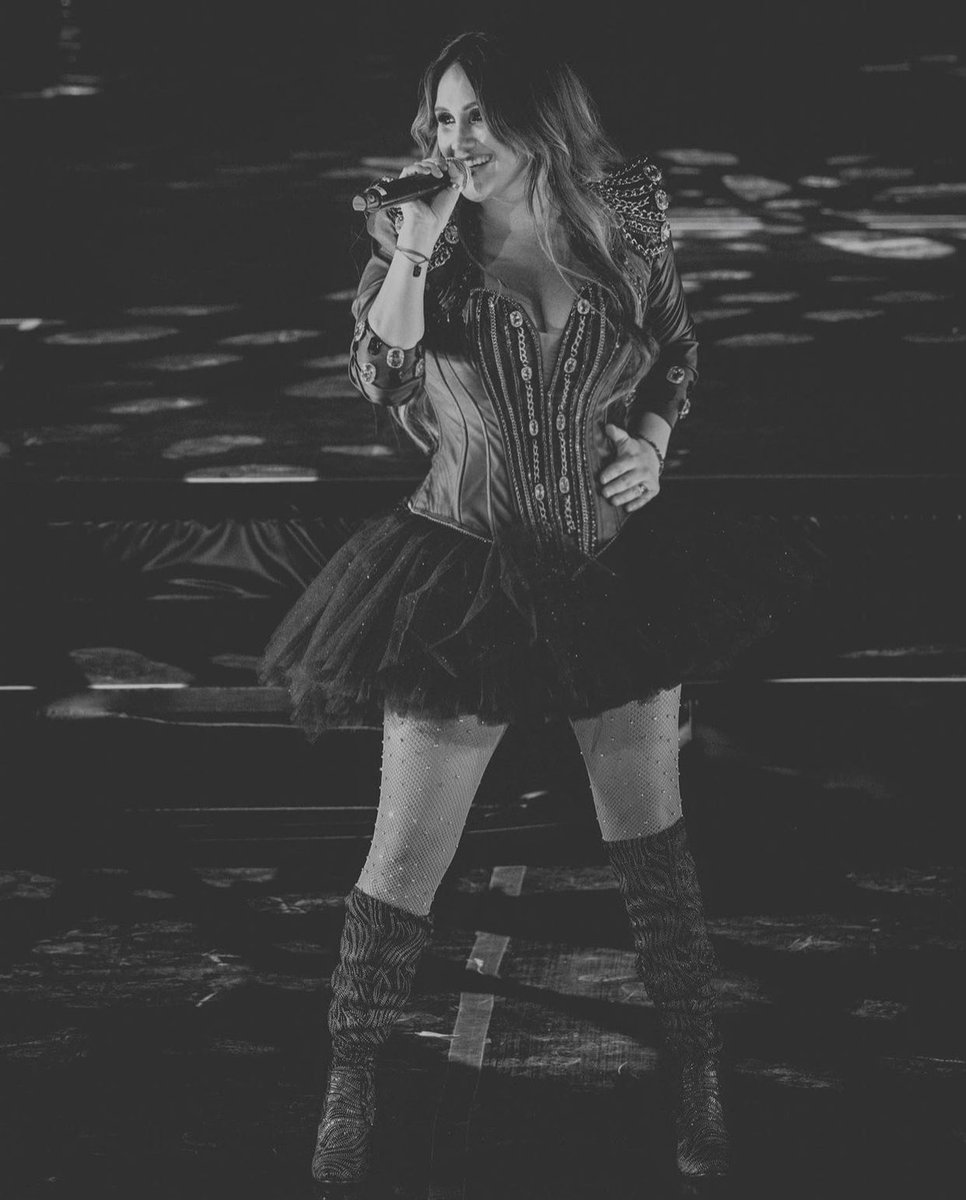DulceMaria's tweet photo. Un poquito de la magia de los @2000sPopTour en #Monterrey ❤️❤️❤️🎶🎶🤩 https://t.co/6ehf0vjR7O