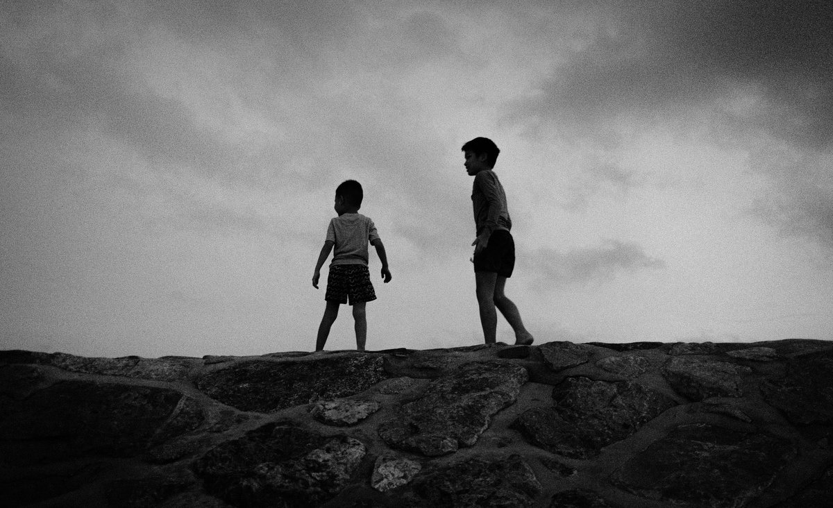 Intothefocuszon's tweet photo. "Stand by you"

#streetphotography #blackandwhitephotography #fujifilm #Singapore #familydiaries https://t.co/rgySxFlNMU