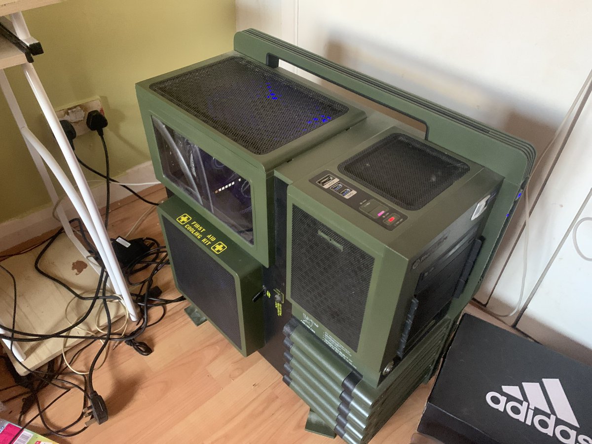 New pc -

Time to game and make a new pinned