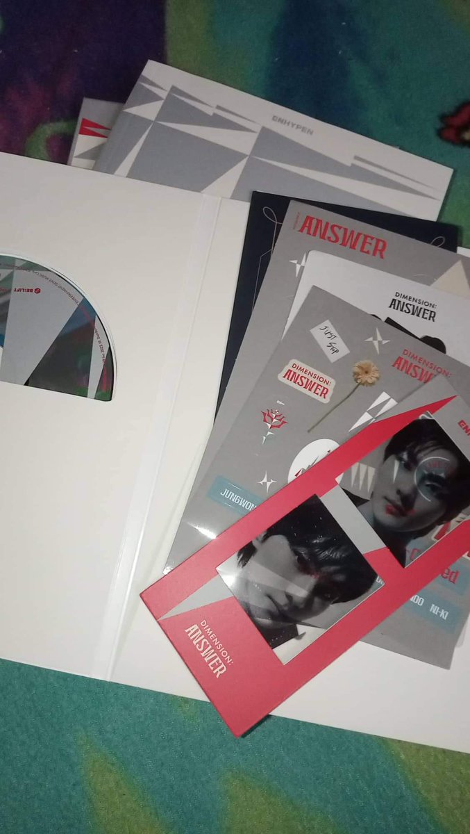 namcart's tweet photo. wts lfb

D:A YET and NO version unsealed albums.
• 250 each, 480 take all.
• complete inclusions except pc and polaroid.
• gcash payment
• shopee check-out

tags enhypen enha engene sunoo sunghoon jungwon jay niki jake heeseung https://t.co/ZquPwyL1bZ