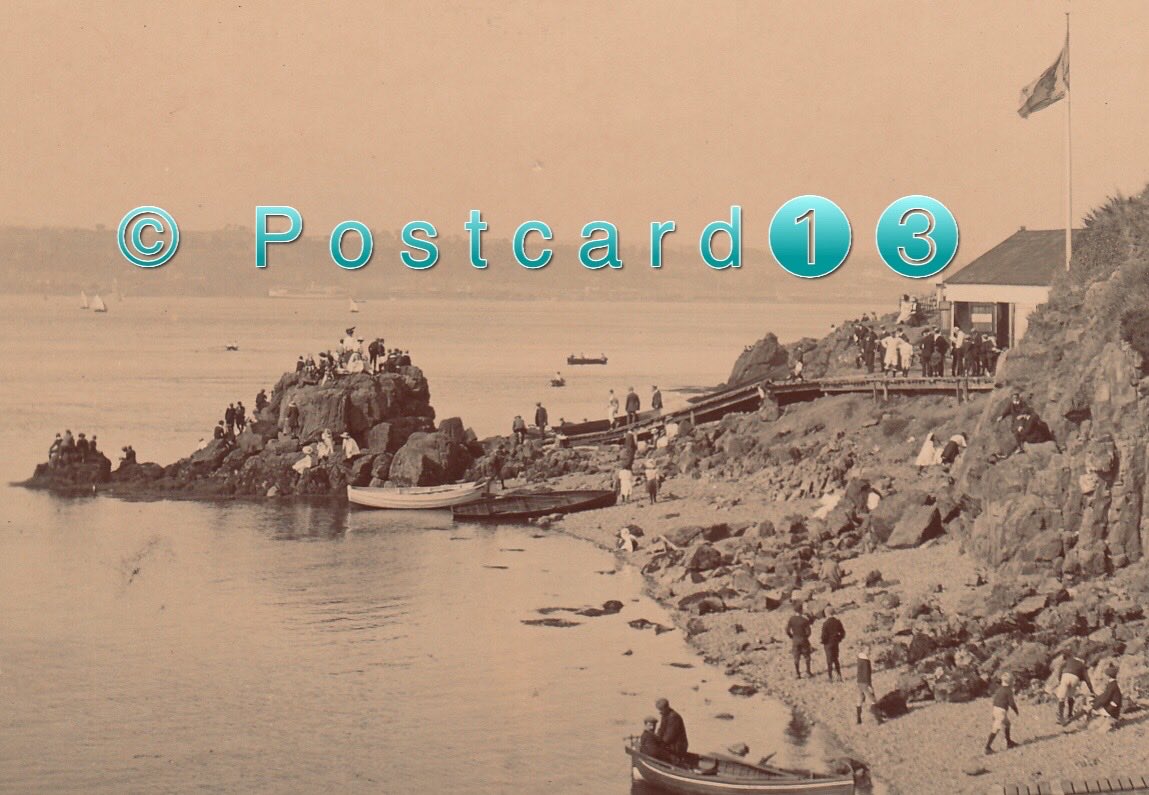 postcard13's tweet photo. Newport on Tay
The sun is out, temperatures are rising and people are flocking to Newport beach for a dip in the Tay, a picnic on the Braes, messing about in boats, or to see Newport’s tourist attraction the Big Rock

#Fiife

#NewportOnTay https://t.co/45Fb5ofgva
