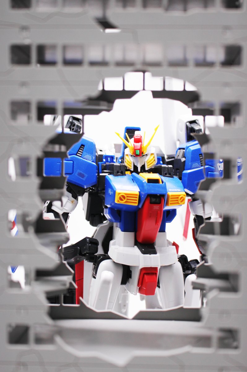 JapanPrezza's tweet photo. サイズ・ボリューム感圧巻！
全高30㎝！大迫力のLS GRADE(1／100スケール）の壊れたビル9番。
注目アイテムです！
#壊れたビル
#PREZZA JAPAN https://t.co/fpoiwXP3hS