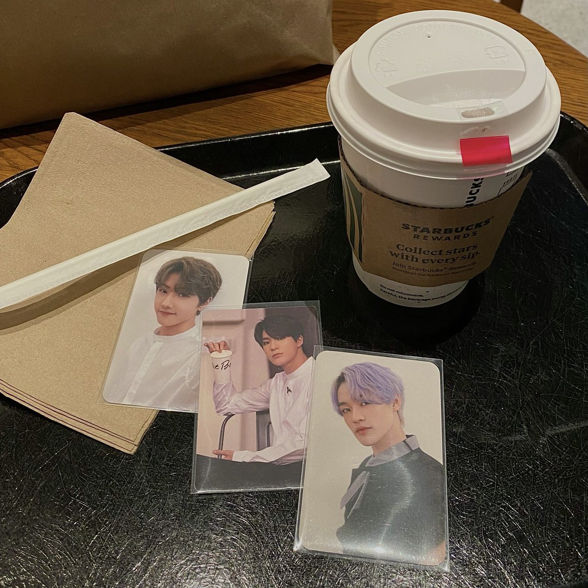 0205studio's tweet photo. 𝗖𝗔𝗙𝗘 𝒟𝑅𝐸𝒜𝑀 ⟢ https://t.co/HtQTt9SS6g