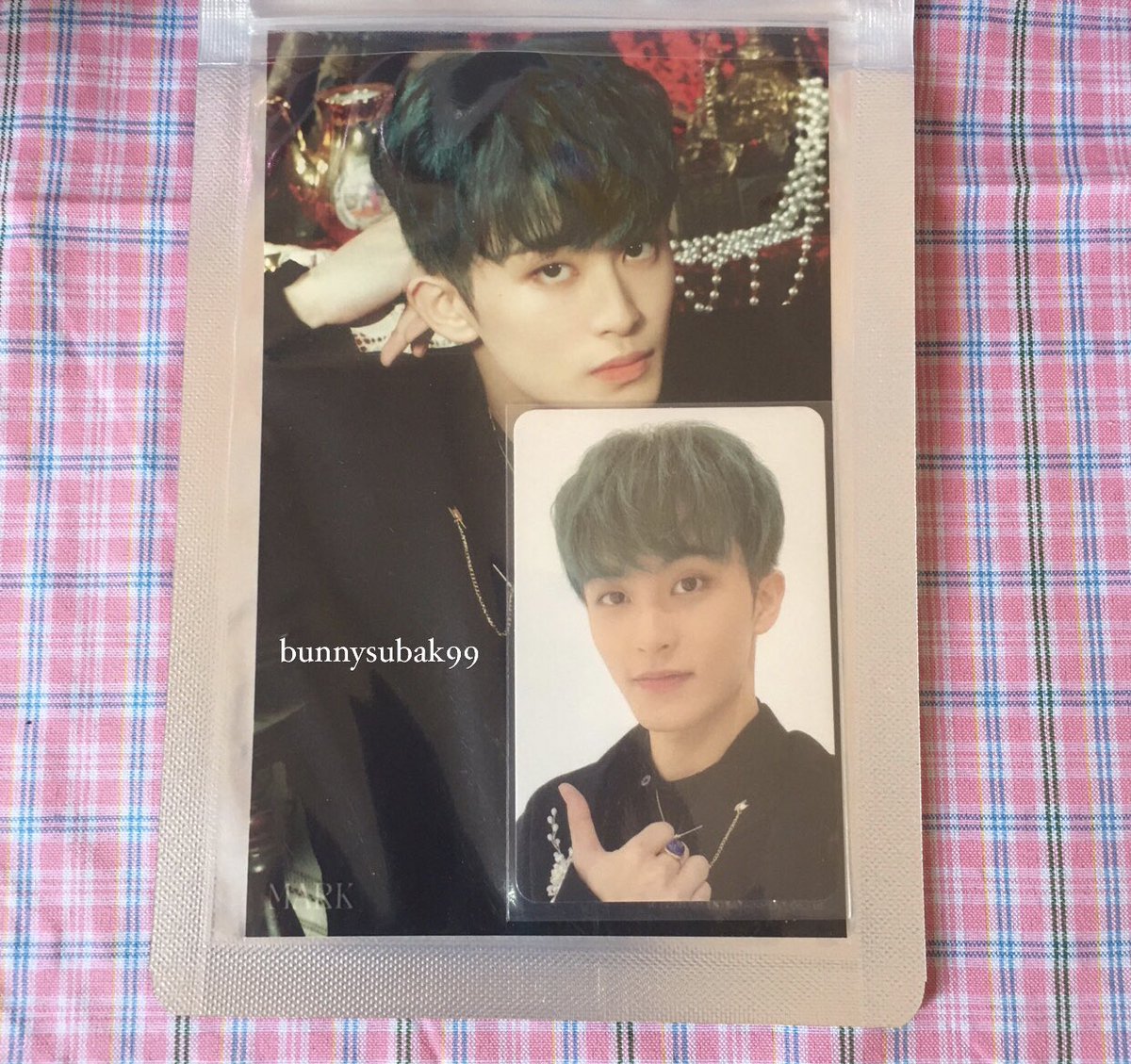 WTS // want to sale
💗 pc mark 4x6 md the castle (set)

💸 100k
💌 good condi
🍊 bisa oren (bisa keep event 25.7) 
dom malang jatim 

t.wtb wts wtt pc md the castle taeil johnny taeyong yuta doyoung jaehyun jungwoo mark haechan nct 127