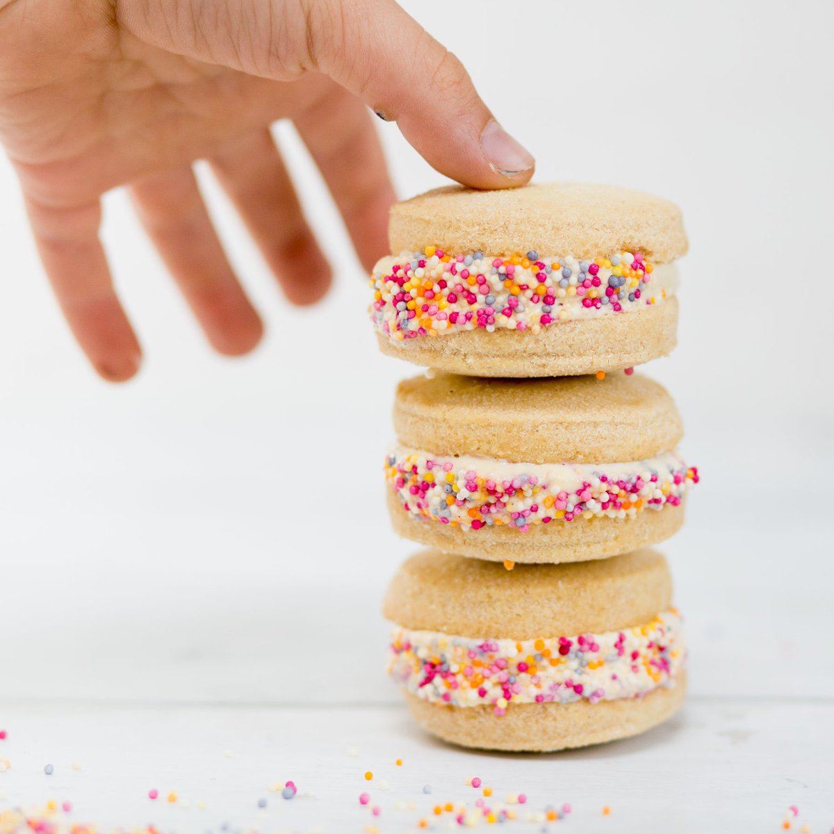 It’s going to be Scorchio today so spending a few hours indoors during the midday sun making ice cream using our new ice cream kit is exactly what’s needed today…. Grab yours here craftandcrumb.com/collections/su…