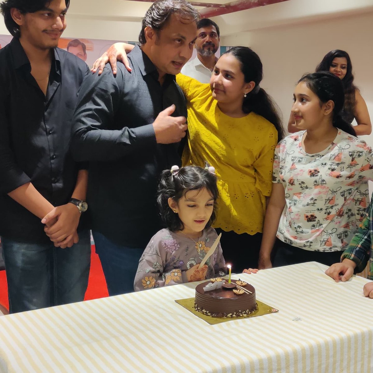 cycfiroza's tweet photo. Happy Birthday to @lashkariaraiees wishing him all the best of health, happiness and prosperity @Mansoor_Ali9 @taran_adarsh
@Utpal24x7 @AsslamIShaikh
#nilay #drkantaria
#happybirthday #amanfoundation
#mansoorkipaltan @amfahindia @ContentEngr @aliffoverseas
@CycleChalaCityB https://t.co/lBgaQ2pkJ0