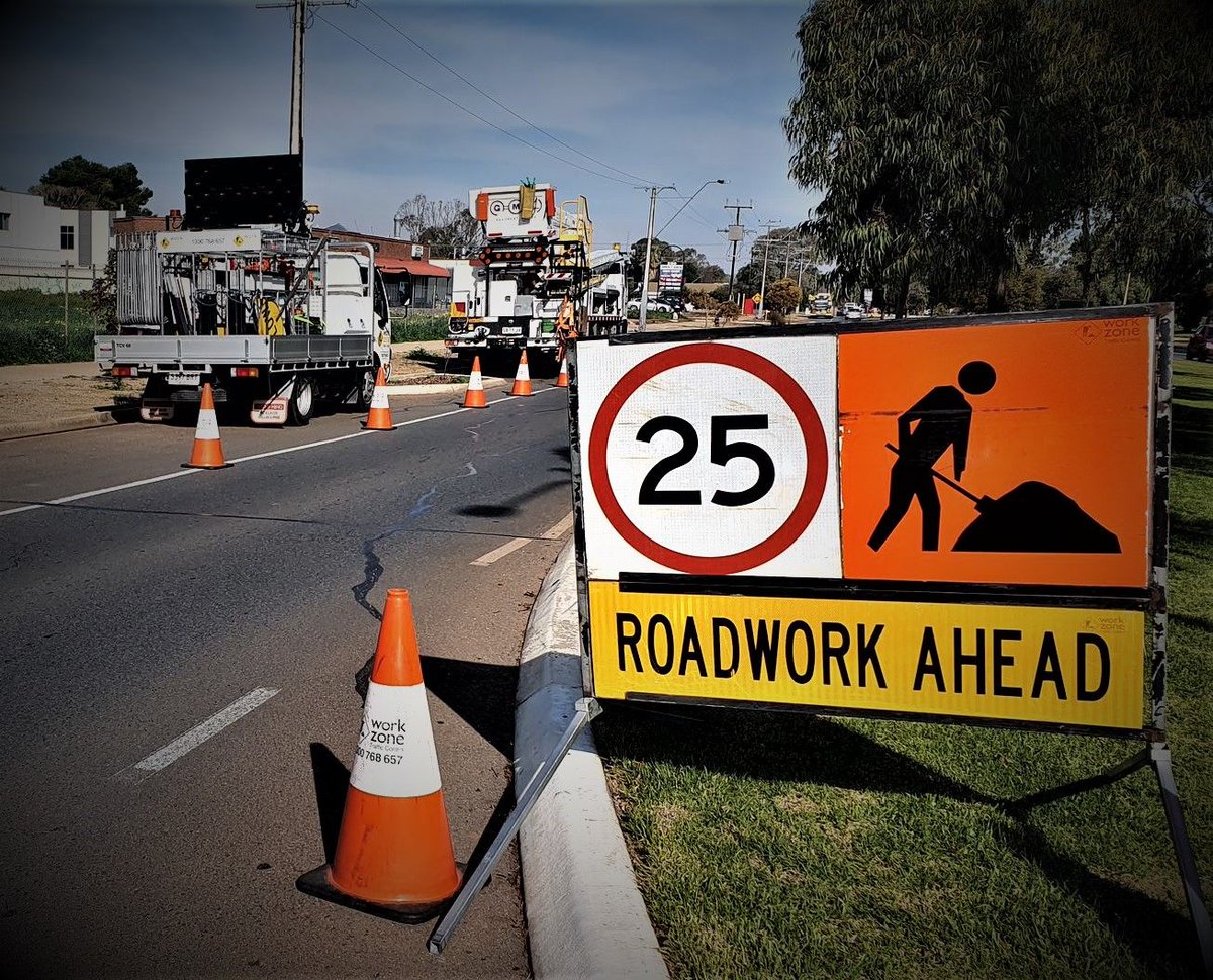 WorkzoneTraffic's tweet photo. A change in speed limit applies from the point of the sign.
Temporary speed signs are regulatory. Penalties apply for ignoring them.
See the cones, obey the zones. Your speed is our safety.
For more information: https://t.co/qVWbKXscOH
#roadsafety #gethomesafe #workzoneway https://t.co/s4uQS71KjO
