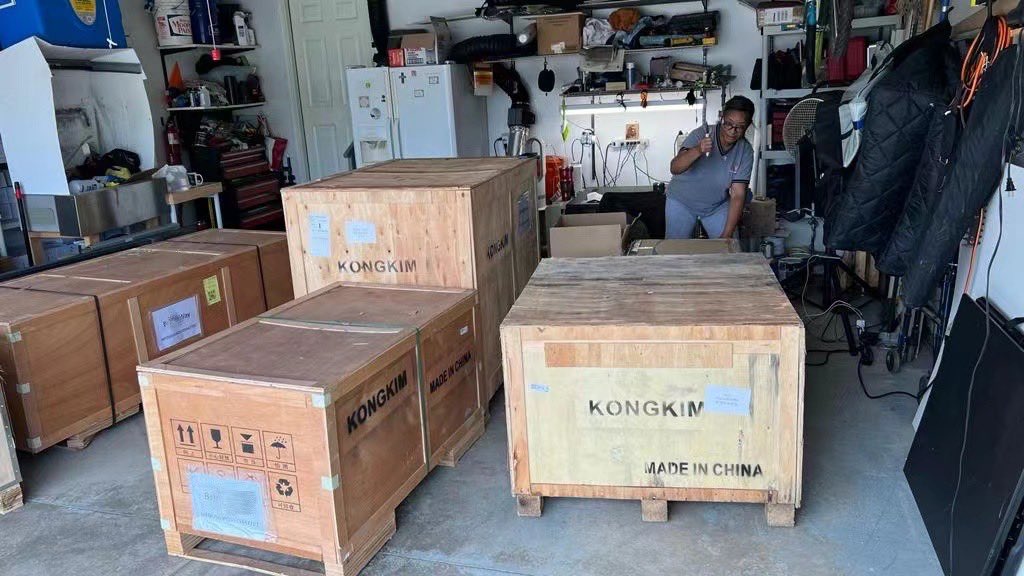 Nicolechen921's tweet image. 👏🇺🇸New USA friends We met in April,sharing with me an extra-large gift from our KONGKIM,customer’s satisfaction is our biggest motivation🫶

📲&amp;amp; WS &amp;amp; Wechat: +86 159 157 81 352
——————————————

#usa
#usaprinter
#usaprinting
#usaprintshop
#usaprintingstore
#usaprintingmachine