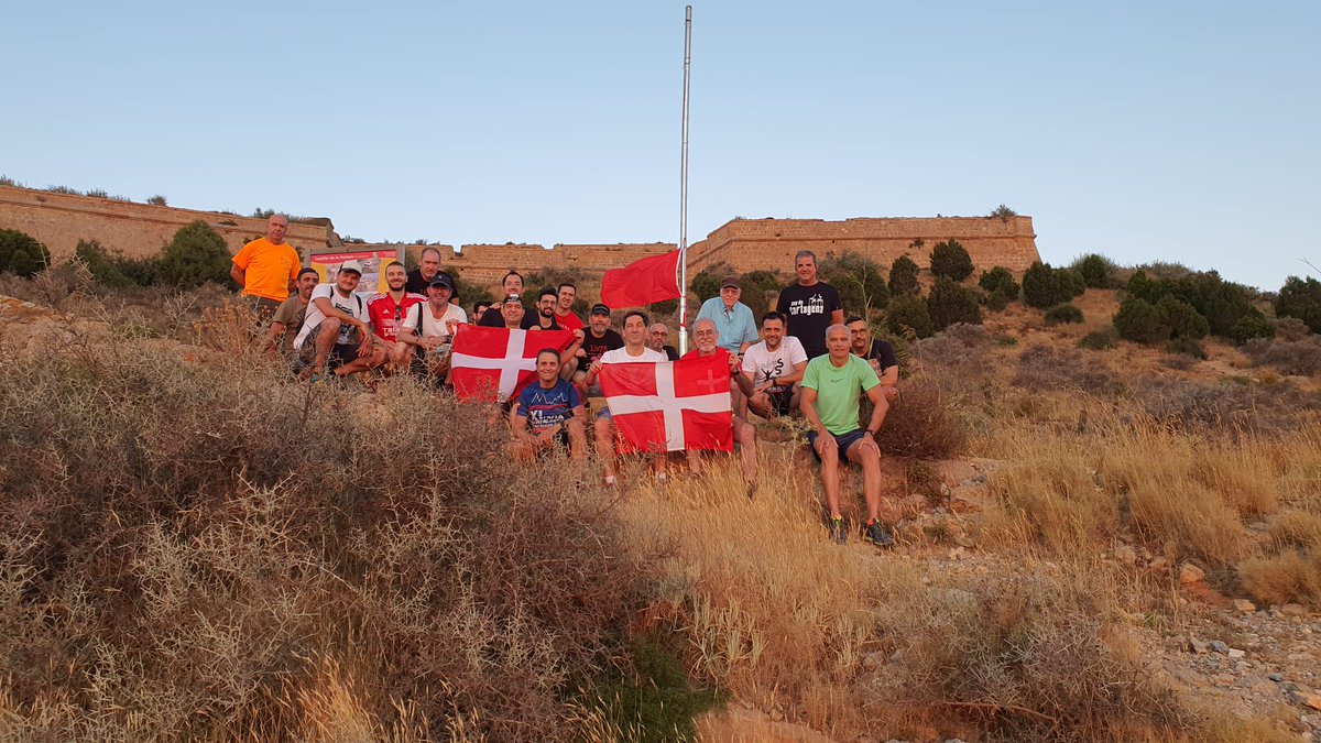 2esMas's tweet photo. Hoy 12 de julio hemos izado al amanecer la bandera cantonal

Homenaje y memoria para todos aquellos que soñaron una Cartagena y una España mejor

#SaludyFederación 
#CantóndeCartagena 
#VivaCartagena https://t.co/LX8oaxL7dc