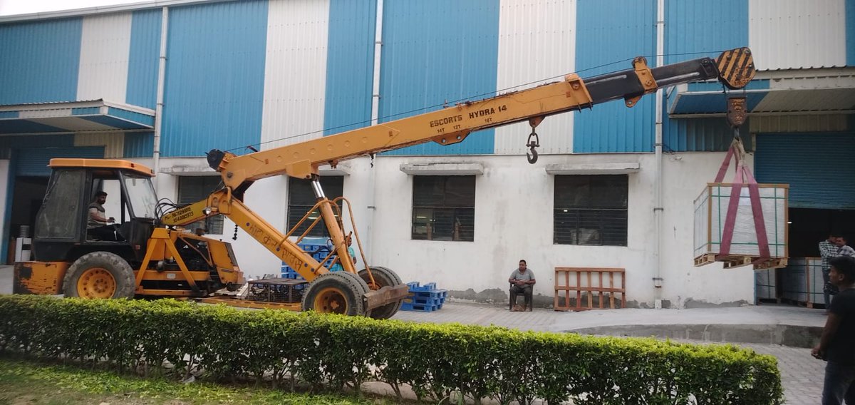 BluebirdSolarIN's tweet photo. 120 units of Bluebird 335 Watt #Polycrystalline #SolarPanel are being supplied to our customer in Agra, Uttar Pradesh.
Think #Solar Think #BluebirdSolar!!
Choose Bluebird Solar as you #SolarPartner
More Info - Enquire Now👉 https://t.co/GZYzq985PN https://t.co/IPKeAEn2Jf