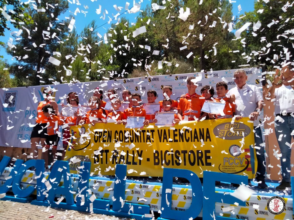 PalomarJulian's tweet photo. #openBtt Buena cosecha alicantina en el Open de BTT XC de escuelas de la Comunitat Valenciana @fciclismocv https://t.co/bPZ0hCIDLX https://t.co/PnCrKR1iIa