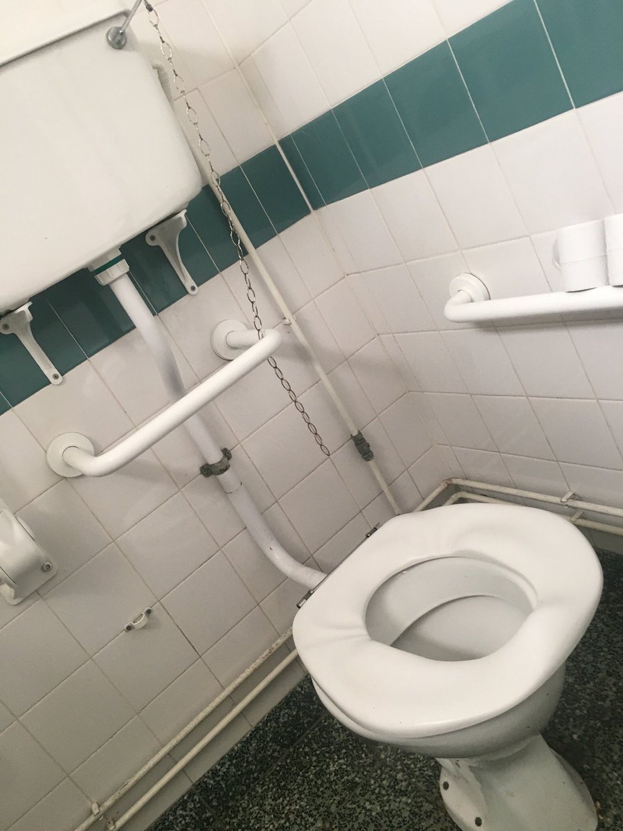 BurdusAccess's tweet photo. #wheelchair #access #cubicle Spot the deliberate mistakes. https://t.co/oFqpUbdB5A