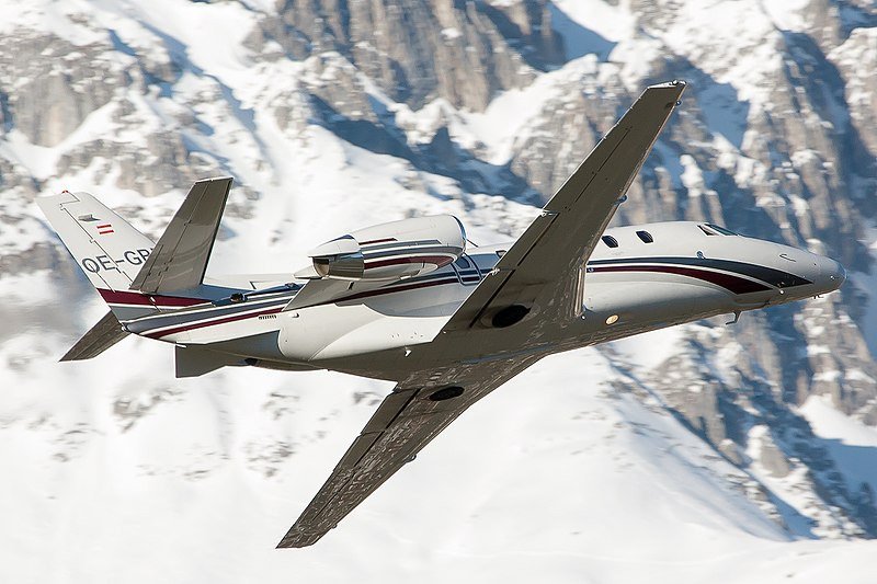 FlyJipe's tweet image. The #CessnaCitationExcel is an American midsize business jet built by Cessna. Announced in October 1994, the Model 560XL first flew on February 29, 1996, certification was granted in April 1998 and 1000 have been delivered.