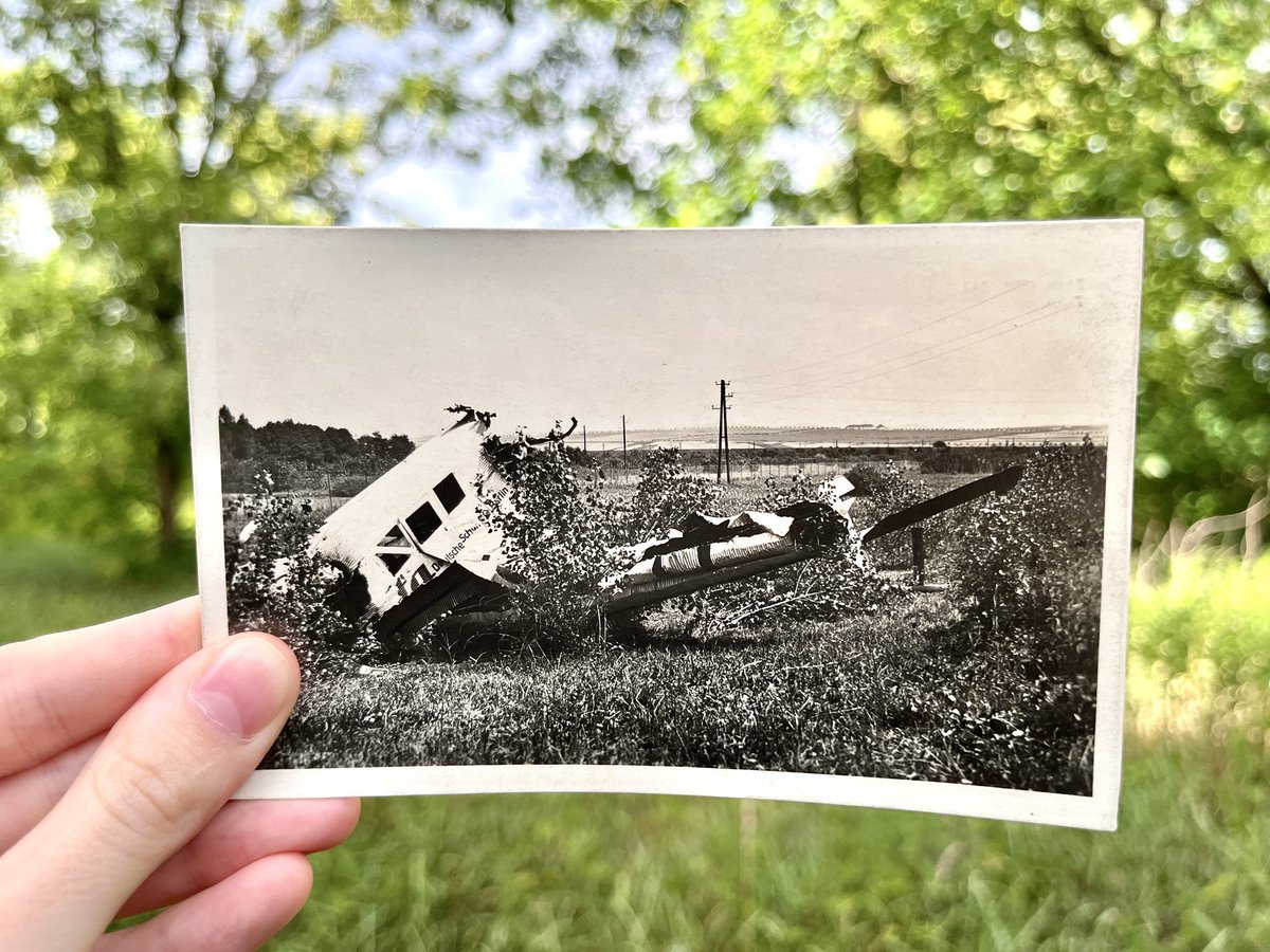 AtBatov's tweet photo. 90 LET 🛩
Dnes je tomu 90 let od úmrtí Tomáše Bati. Jeho letadlo havarovalo přímo do nově budovaných závodů v Otrokovicích. Pilot ztratil v husté mlze orientaci a letadlo v plné rychlosti narazilo do země. Oba byli na místě mrtví.
#tomasbata #zlin #otrokovice https://t.co/onwRCuwiBv