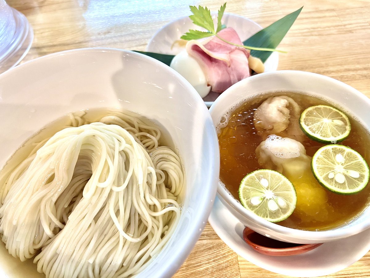 comcom5757's tweet image. 『自家製麺 くろ松』さんへ‼️

✡白醤油つけ麺

ご無沙汰になってしまったくろ松さんに行ってきました😊
すべてがパーフェクトのお店😆
接客から盛付、味☺✨
久しぶりくろ松さんを堪能出来て最高でした🤤🤤🤤
また伺います🚙💨

ご馳走様でした🙏🙏🙏

#くろ松　#高崎市　#67