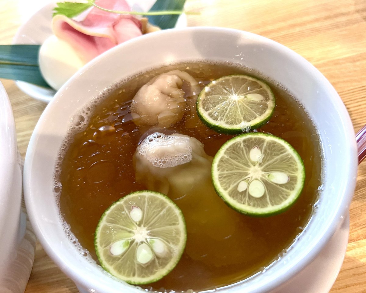 comcom5757's tweet image. 『自家製麺 くろ松』さんへ‼️

✡白醤油つけ麺

ご無沙汰になってしまったくろ松さんに行ってきました😊
すべてがパーフェクトのお店😆
接客から盛付、味☺✨
久しぶりくろ松さんを堪能出来て最高でした🤤🤤🤤
また伺います🚙💨

ご馳走様でした🙏🙏🙏

#くろ松　#高崎市　#67