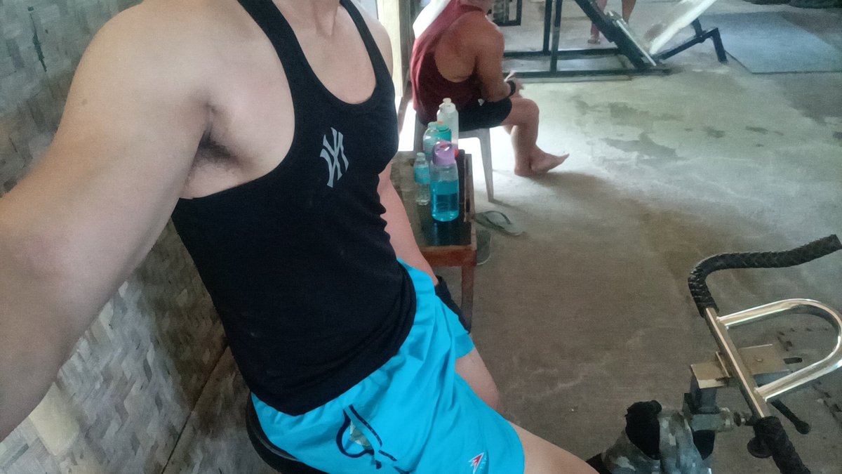 Flash7572's tweet photo. Gym is life.. https://t.co/8qaii3qOsF