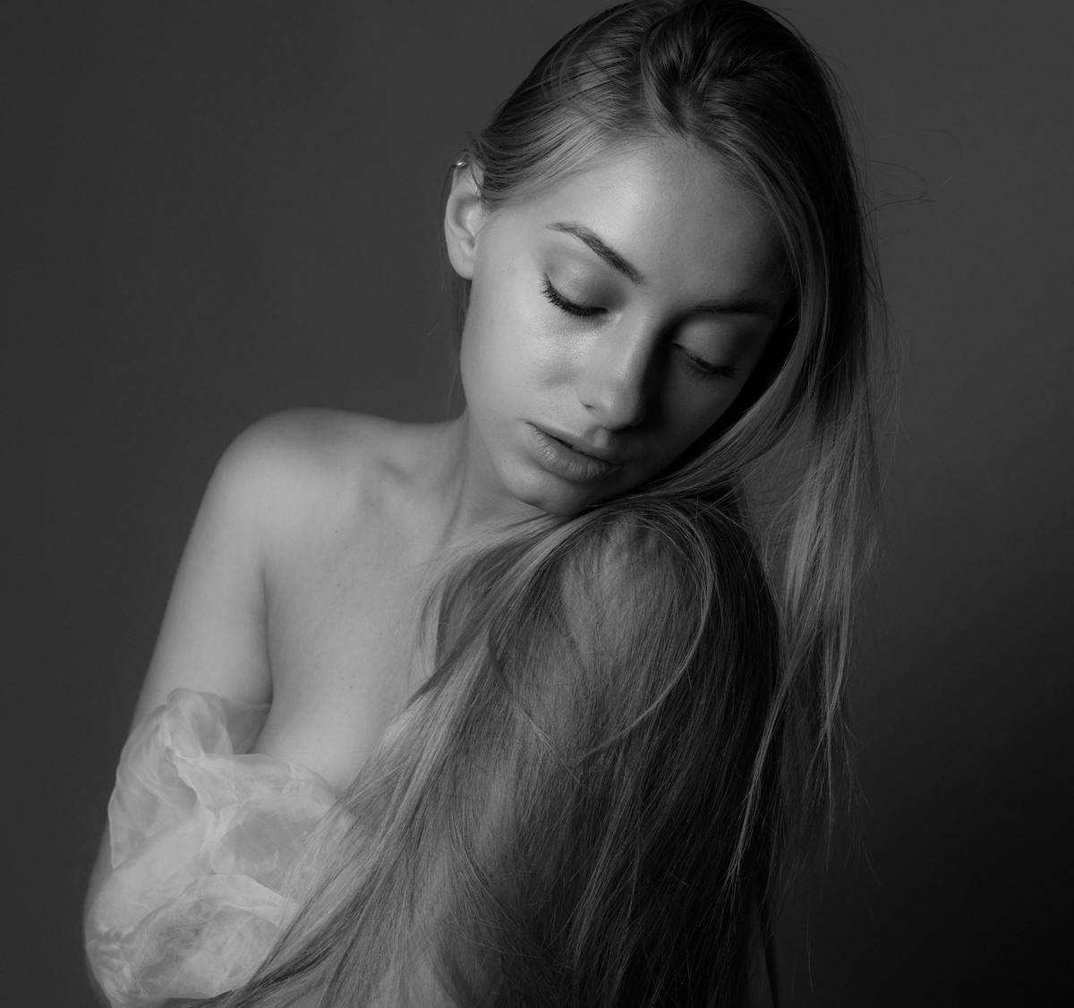 Dameryg's tweet photo. Model: Anna Ioannova
© Sjur Roald https://t.co/8ZMwx9NWCE