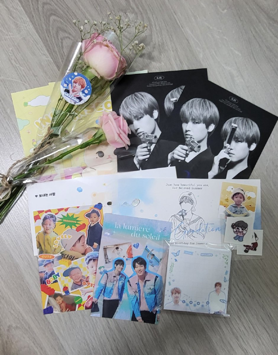 stmoya's tweet photo. #Love_Gradation_Inseong
#눈부셔_멀리서도_빛이나잖아
#인성 #INSEONG
해리스플라워마켓 연남
선착에 못들어도 꽃과 특전을 가지고싶어 갔는데 받을수있었어요 편지지도 편지봉투도 떡메도 모두 너무나 정성과 사랑이 가득해서 감사하고 행복하네요 준비해 주신 손길에 감사드려요 @beloved_712 https://t.co/jrvqOtmX7G