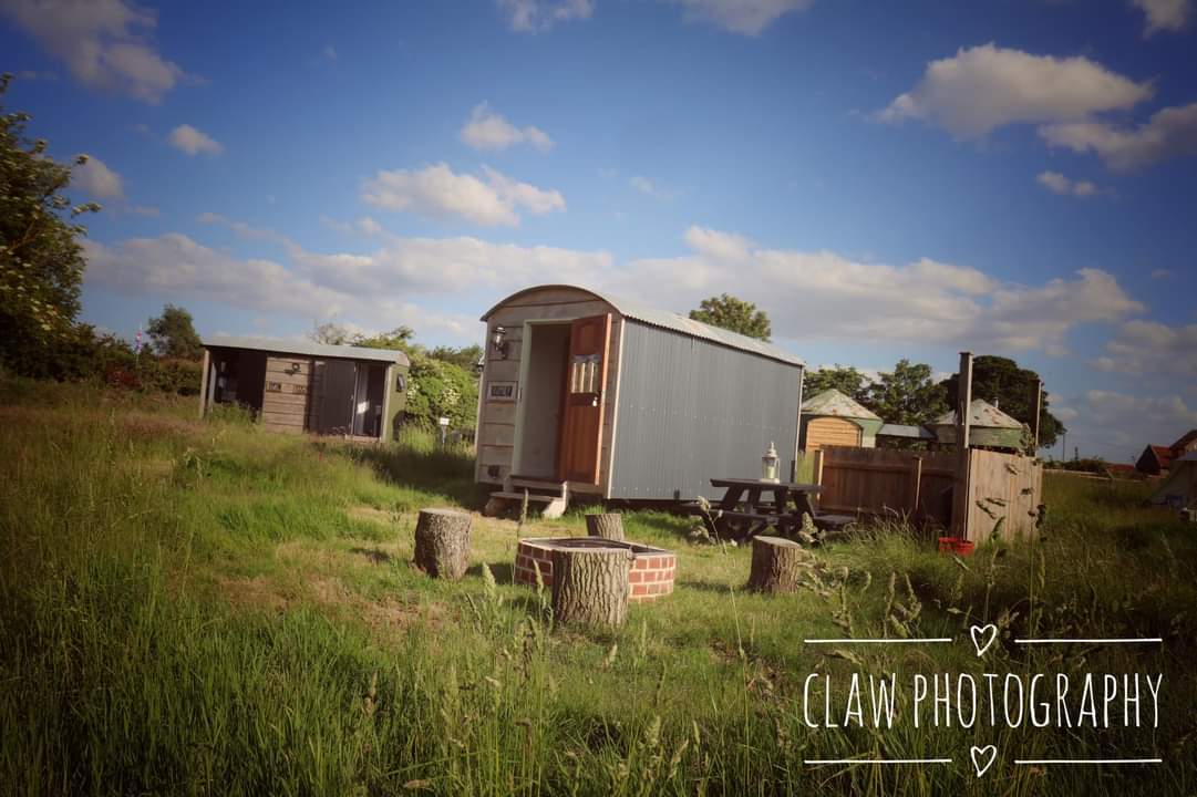 Counting Sheep Glamping (@glampingsheep) on Twitter photo Blue skies,high temperatures! Glamping at its best a quiet site village pub The Crown at Trunch serving food and cold beer or a stroll to the nearest beach 3 miles away #summer #glampinguk #relax
countingsheepglamping.co.uk @2posh2pitch <a href="/happyglamping/">Glamping UK</a> <a href="/GlampingHub/">Glamping Hub</a> Blue skies,high temperatures! Glamping at its best a quiet site village pub The Crown at Trunch serving food and cold beer or a stroll to the nearest beach 3 miles away #summer #glampinguk #relax
countingsheepglamping.co.uk @2posh2pitch <a href="/happyglamping/">Glamping UK</a> <a href="/GlampingHub/">Glamping Hub</a>