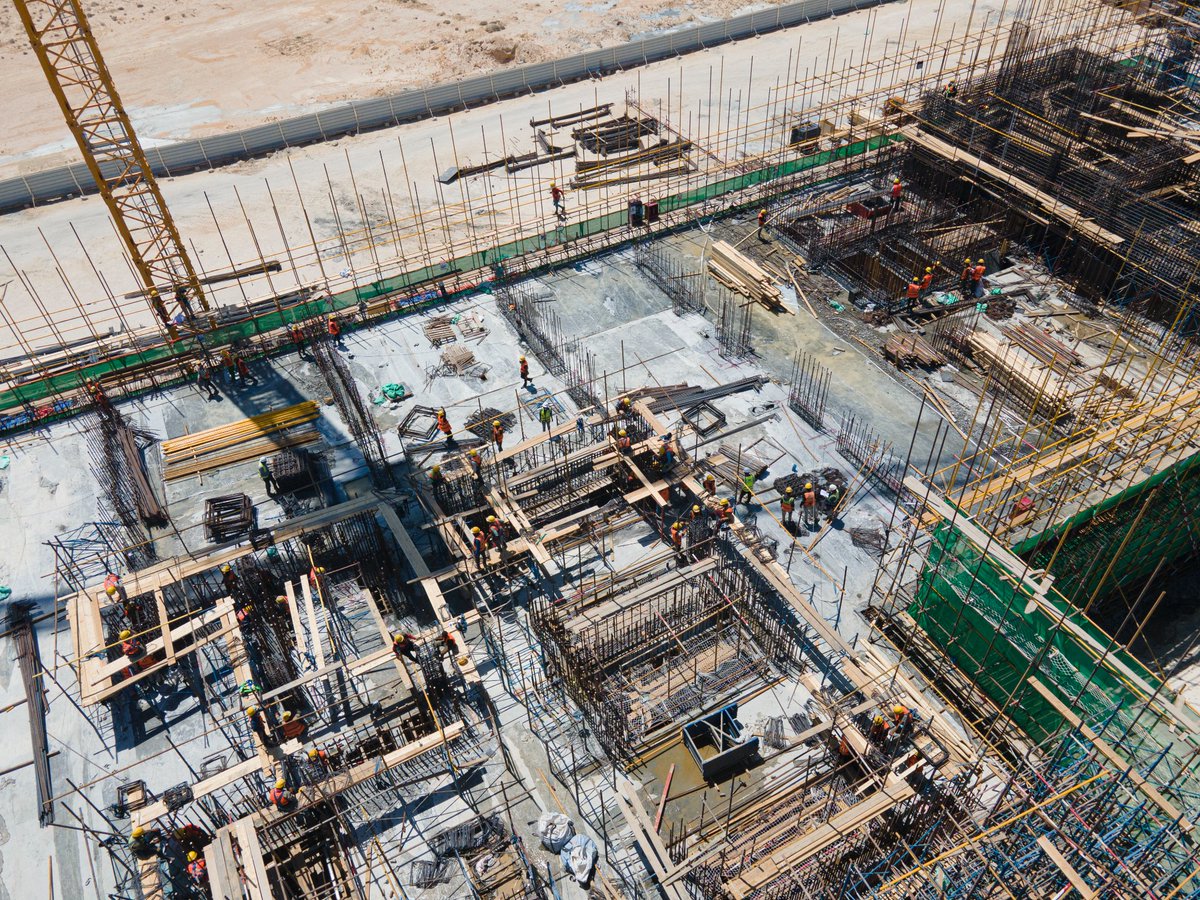 CSCEC_EGYPT's tweet photo. 🔹Since the raft concrete casting, the 4 D Buildings of the project have risen from the ground and progressed every day during the 2-month rapid construction. 
🔹The 300-meter Iconic Tower is also preparing for the upcoming raft concrete casting.
#CSCEC #Egypt #Engineering https://t.co/YB0Cgg0TKZ