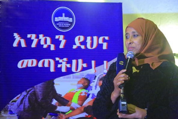 AddisYouth's tweet photo. ወሰን ተሻጋሪ በጎ ፈቃደኛ ወጣቶች ማምሻውን አዲስ አበባ ገቡ ነገ የከተማው ከፍተኛ የመንግስት አመራሮችና ወጣቶች በተገኙበት ደማቅ አቀባበል ይደረግላቸዋል ። 
ሀምሌ 04 / 2014 ዓ.ም አዲስ አበባ ። https://t.co/wuqcfk3Rd3