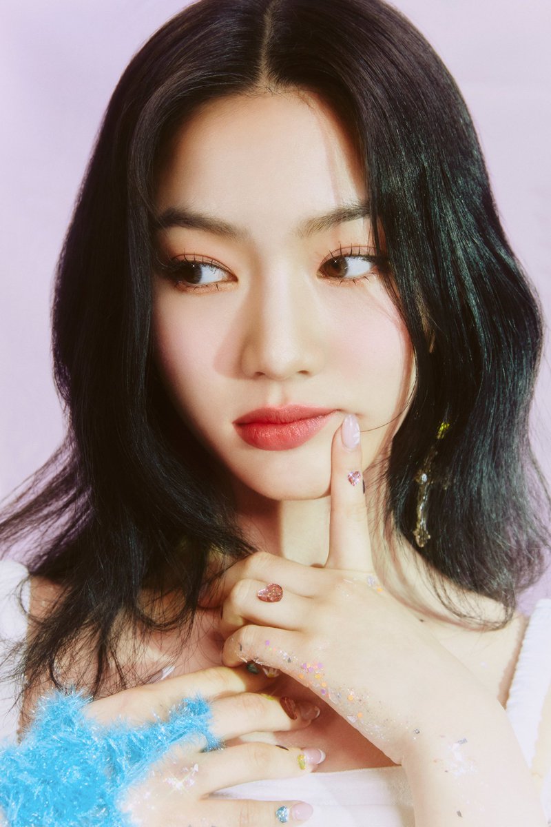 We need love ❤️

#스테이씨 #아이사
#STAYC #ISA
