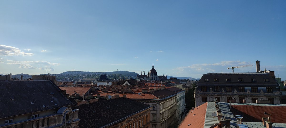 jan_blonski's tweet photo. Hungarian Parliament Building from both perspectives

#Budapest #CEUSummer https://t.co/wBRgKlDkET