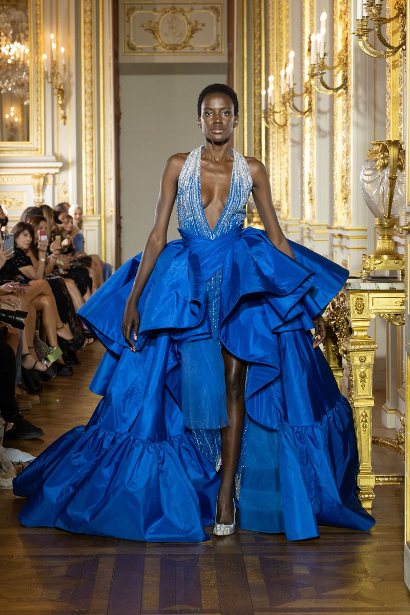 TONYWARDCOUTURE's tweet photo. Colors, deep magenta & cobalt blue to earthy tones & gold sunshine, brightening the illusions for #TonyWard Couture FW 2022/23 #FlowingLines
#TonyWardCouture #ParisFashionWeek #PFW https://t.co/HLeWdcXv1M