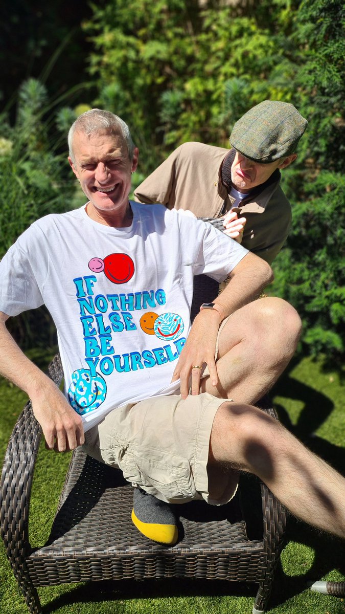 theJeremyVine's tweet photo. Supporting @ParkinsonsUK by wearing my new t-shirt — design by @Eleanorbowmer in collaboration with @nextofficial and Parkinson's UK. 100% of profits to charity. Check out the range 👉🏻 https://t.co/TIbdPOYfqj https://t.co/qwCTPHM2cj