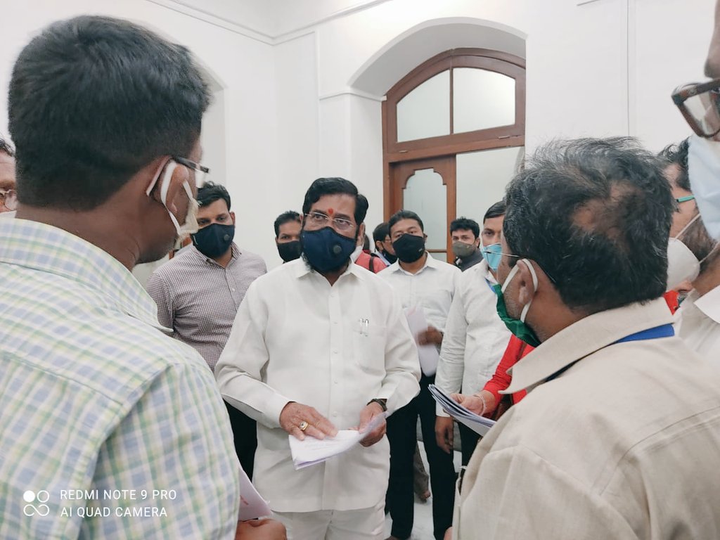 Ganesh_Speaks8's tweet photo. मुंबई महापालिकेचा  अजब कारभार पात्र शिक्षकांना नियुक्ती न देता कंत्राटी भरती https://t.co/nK4tVUxqA9