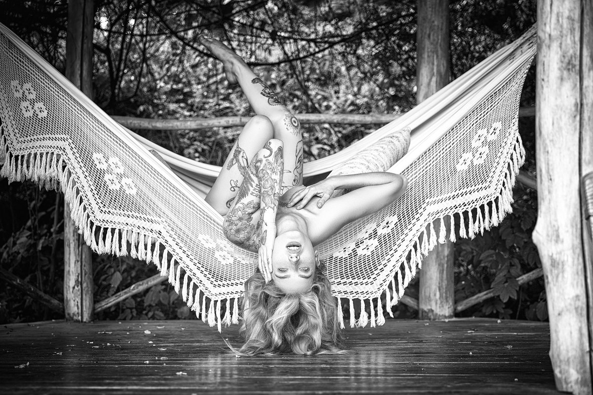 JanDeveraPhoto's tweet photo. At the monastery garden ;)
#monasterygarden #garden #summerday #beauty #tatoogirl https://t.co/QivE4XRAIH