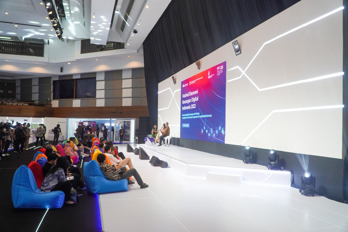 westinbali's tweet photo. The Governor of Bank Indonesia, Mr. Perry Warjiyo and the Coordinating Minister for Economic Affairs, Airlangga Hartarto officially opened the 2022 Indonesian Digital Financial Economy Festival on Monday, July 11, 2022 in our Nusantara Hall at #BICC

 #WestinBali #RoadToG20 https://t.co/GhhrmGvXvY