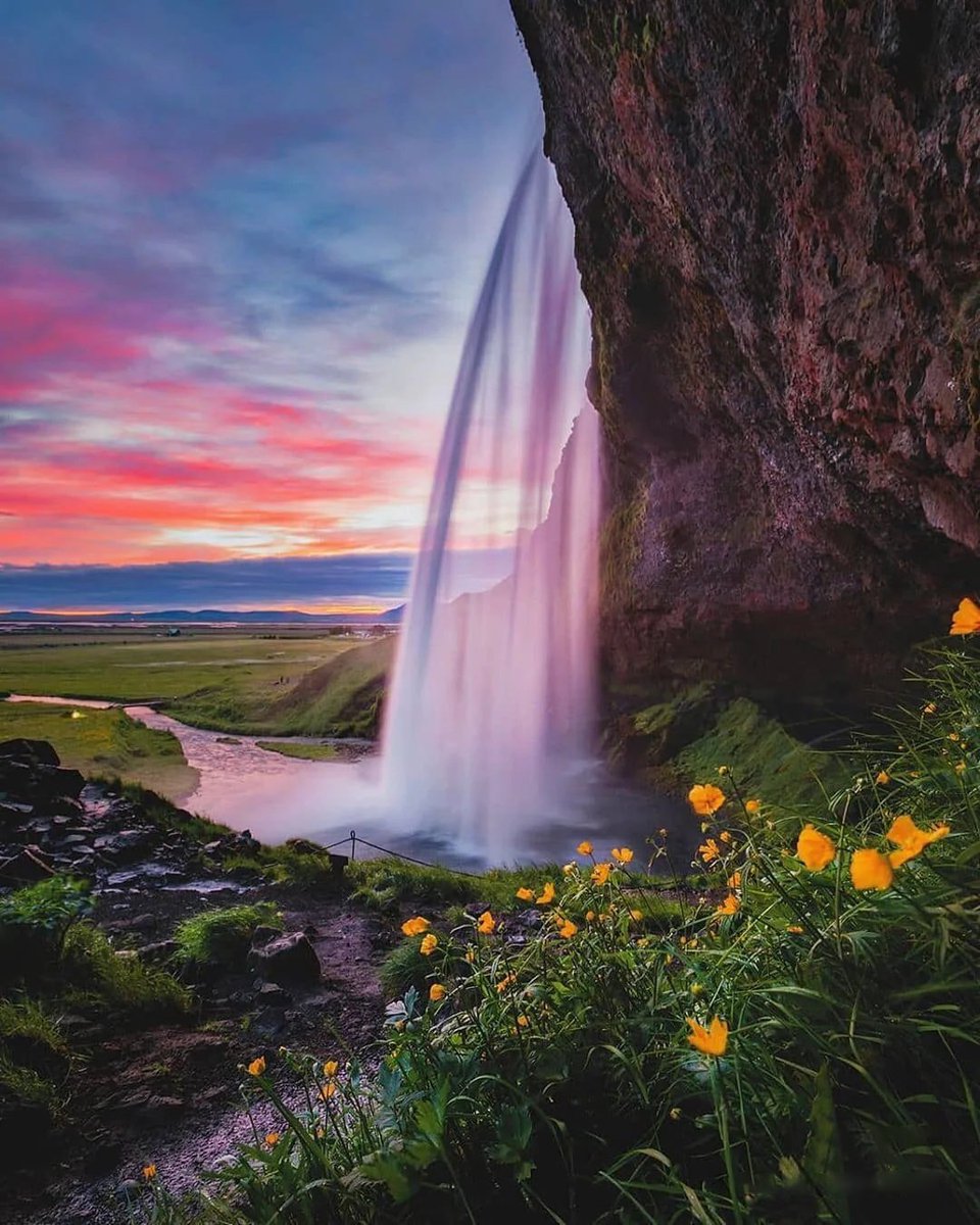emartus_inc's tweet image. Good Morning 👍
This is Skogafoss Waterfall🌊🌊
____________________
#EMARTUS #nature #beautiful #water #waterfalls #photography #WATERFALL #photo #Waterfall #art #naturelovers #FridayVibes  #ThePhotoHour #goodmorning #skogafosswaterfall
