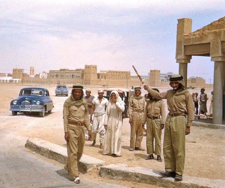 ka_km511's tweet photo. #الرياض_الان #اكسبلور اسلوب الحياة القديم - الرياض 1950م - المملكة العربية السعودية 🇸🇦. https://t.co/7A8NxL6T9A