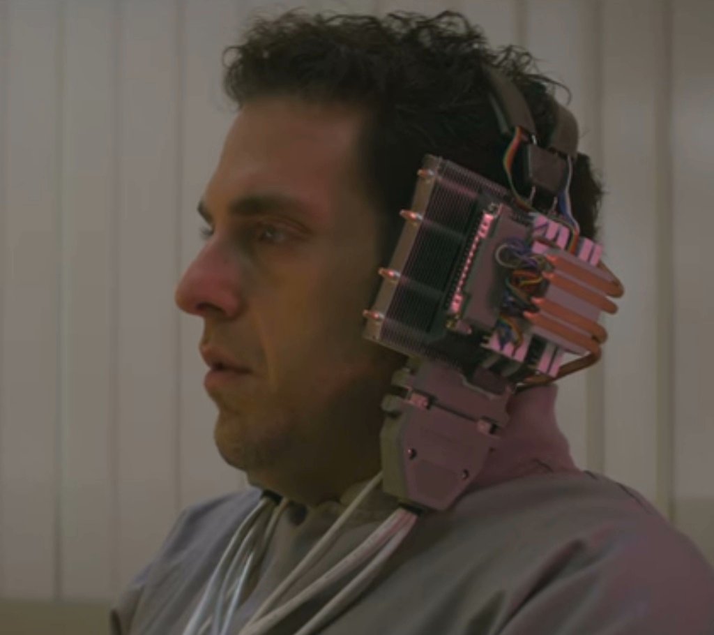 cyberbobs's tweet photo. @turbojedi Ретро-футуристичное устройство, влияющее на мозговые волны. Maniac (2018). https://t.co/sQNaVi1cG7