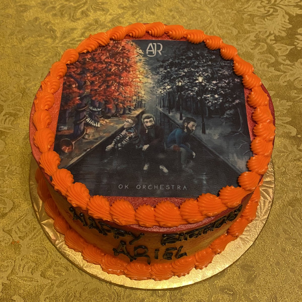 SapphicEden's tweet photo. @AJRBrothers after 5 years of you guys being my favorite band i saw you in the bay area last month and this was my cake!🧡☺️ https://t.co/Avhsyq0Vvw