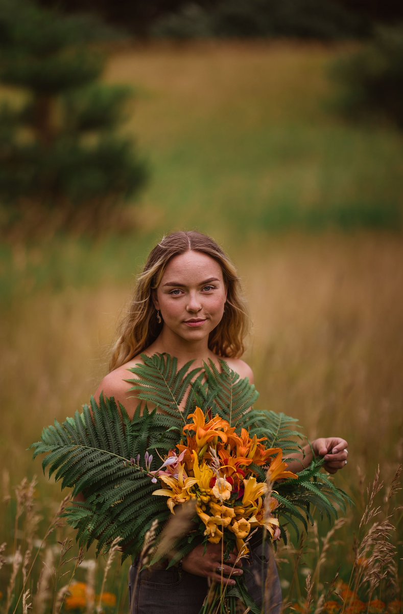 livstith's tweet photo. a self love based photo shoot was exactly what I didn’t know I needed. check out tessahackerphotography on insta🧡💐 https://t.co/KFYVw7bMKv
