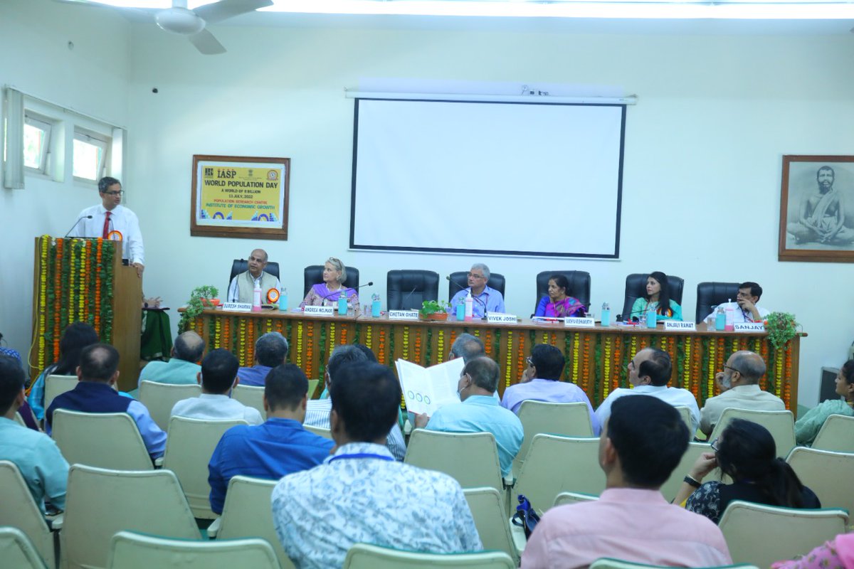 dr_rs84's tweet photo. Census Workstation inaugurated by Dr. Vivek Joshi (RG &amp; CCI) on occasion of #WorldPopulationDay2022  at Population Research Centre, IEG Delhi on 11th July 2022.
@MoHFW_INDIA @CensusIndia2021 @Anjali_iss @ajay_ajaykhera @UshaRam_ @sanjayunfpa https://t.co/K7xFvB4DOh