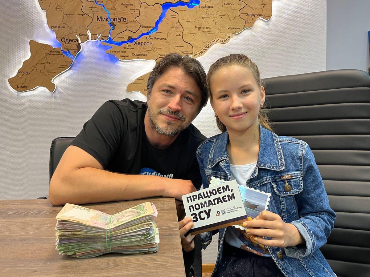 serhiyprytula's tweet photo. Знайомтесь, Валерія ;)))
Малеча грала в шашки на вулиці та збирала гроші, коли вигравала. Недарма – чемпіонка світу!!

Призовий фонд малечі - 21 тис грн в в скарбничку нашого фонду)

З таким майбутнім поколінням ми непереможні! https://t.co/aenI46IRl7