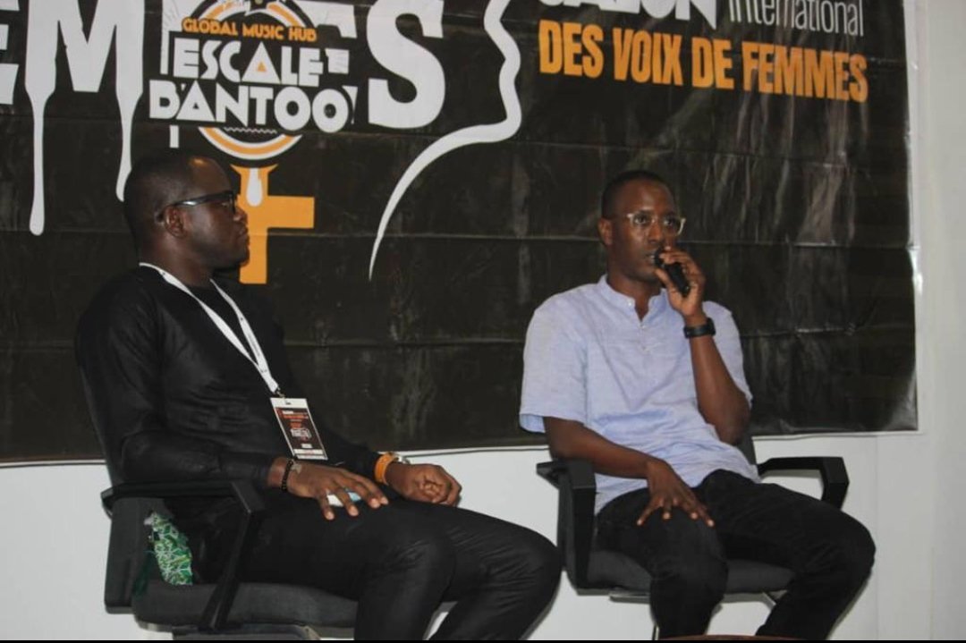 Reporter4Music's tweet photo. Belle expérience avec mon confrère du #Sénégal @DkLamine 🇸🇳 du média en ligne spécialisé @MusicInAfrica lors de la 5ème édition du Salon #EscaleBantoo2022 modérée par @salmaamadore. "Médias en ligne, une intégration limitée et récente, un usage cafouilleux" tel était le thème 🇨🇲 https://t.co/ENrYe1Tz9w