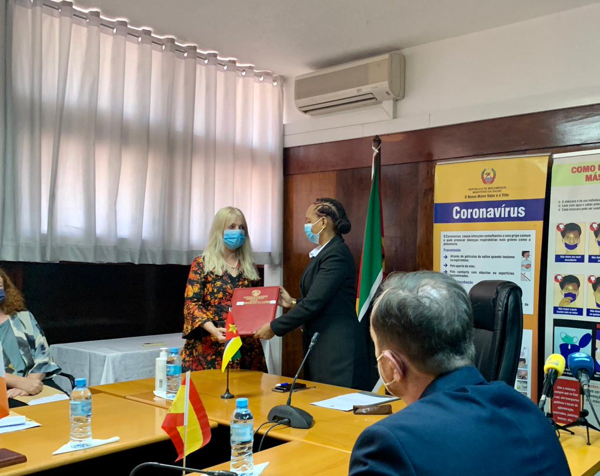 UNFPAMocambique's tweet photo. Partners supporting the health❤️‍🩹sector, @UNFPAMocambique, @IrlEmbMaputo, @Flanders_SA, @ItalyinMoz, @EmbEspMaputo, @SwissDevCoop, joined an MOU signing ceremony with Govt 🇲🇿 under #PROSAUDE: a funding mechanism to support 🩺activities ranging from prevention, treatment &amp; training https://t.co/H7vxhUXuXy
