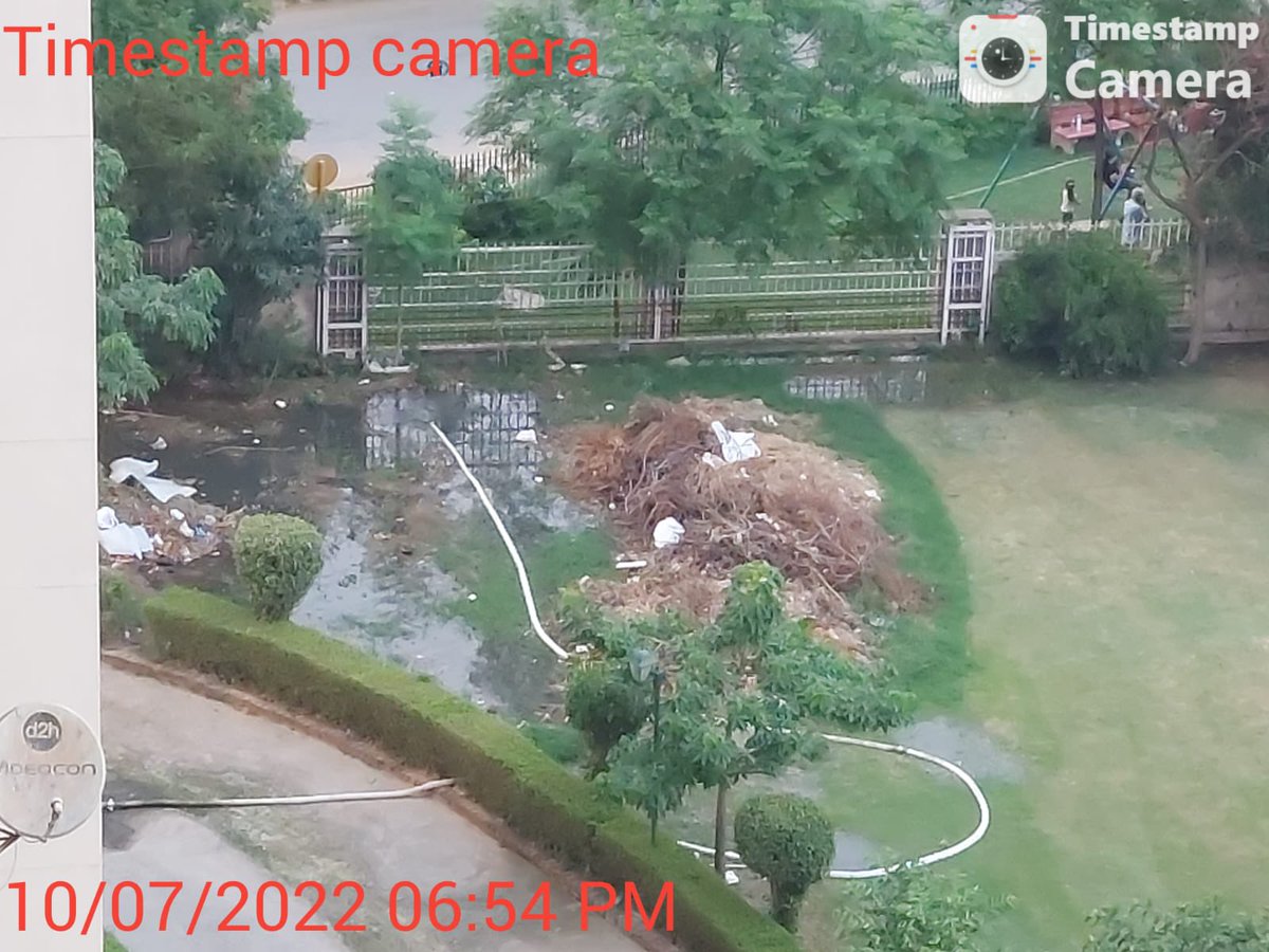 AezAloha's tweet photo. ALOHA apartment, sector 57, Gurgaon 
Huge accumulation of Sever Water in Park creating breeding ground for Dengue &amp; Malaria mosquitos. No action taken by the Builder Maintenance Team @rakeshdaultabad @dtcphry @cmohry @MunCorpGurugram @gsinglajourno @TOIGurgaon https://t.co/75sN573Lv9