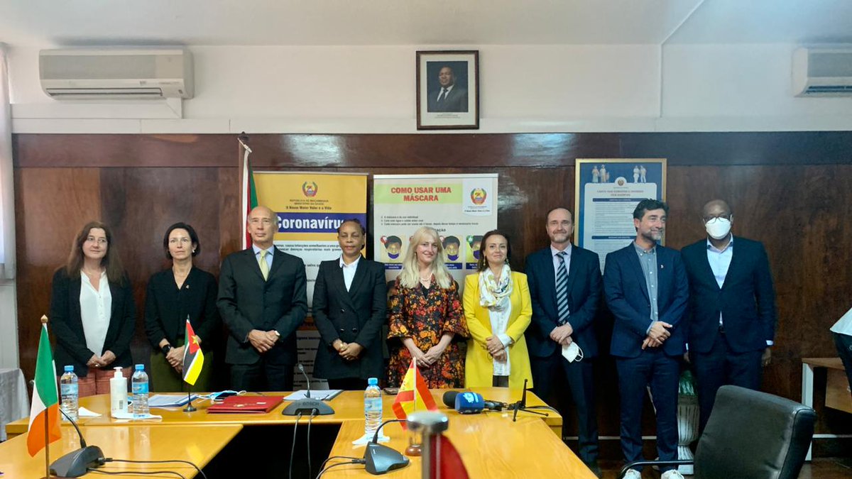 UNFPAMocambique's tweet photo. Partners supporting the health❤️‍🩹sector, @UNFPAMocambique, @IrlEmbMaputo, @Flanders_SA, @ItalyinMoz, @EmbEspMaputo, @SwissDevCoop, joined an MOU signing ceremony with Govt 🇲🇿 under #PROSAUDE: a funding mechanism to support 🩺activities ranging from prevention, treatment &amp; training https://t.co/H7vxhUXuXy