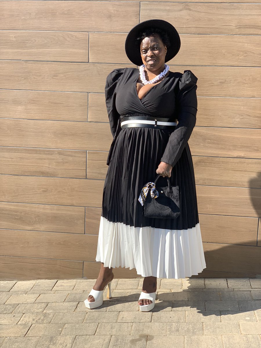 Itu_Sekhu's tweet photo. There’s always something to be grateful for…don’t forget to smile and thank God for being there for you.
You might not be where you want to be but thank God you are not where you used to be!
#ISWines #DefineWhatLifeIs #Smile #BeGrateful #GodIsGood https://t.co/CdOKiJsBiH