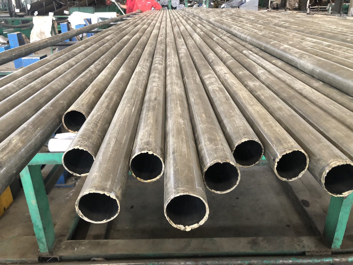 Seamless steel tube