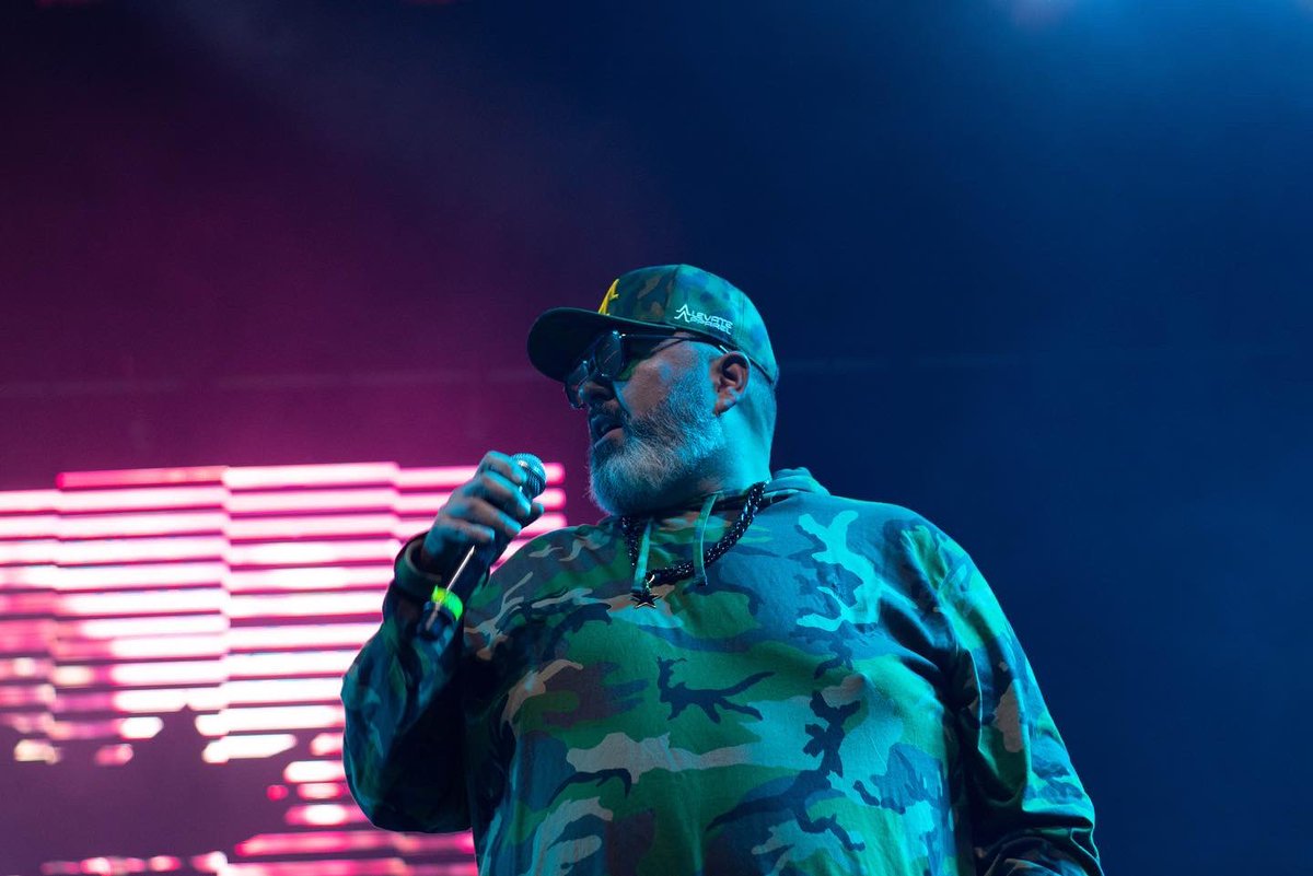 mermeladabunch's tweet image. Hoy celebramos un año más de vida de @elpiporamirez. 

Que sean muchos más llenos de vida, rock n roll y sabrosura. 🎶

#12Julio #Martes #Pipo